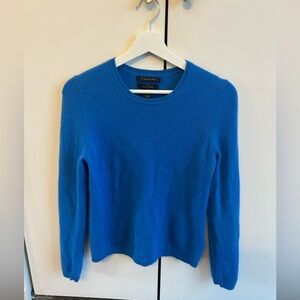 Tahari 100% cashmere Vibrant Blue Sweater size M, in good condition